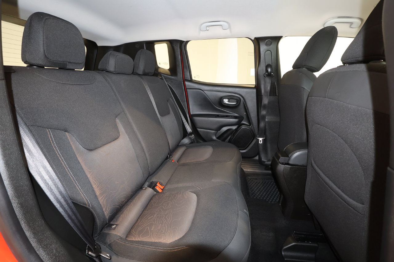 Used 2023 Jeep Renegade Latitude AWD/4WD image 26