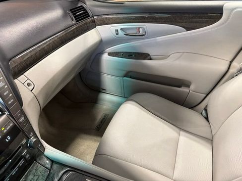 Used 2007 Lexus LS 460 RWD image 24