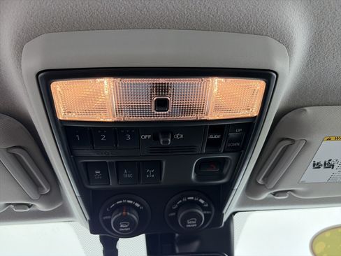 Used 2022 Toyota 4Runner TRD Off-Road Premium AWD/4WD image 30