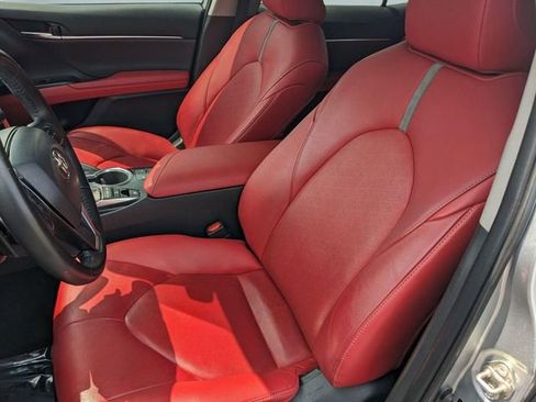 Used 2020 Toyota Camry XSE FWD image 12