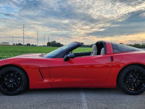 Used 2006 Chevrolet Corvette Coupe w/ Preferred Equipment Group RWD image 2