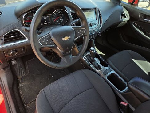 Used 2017 Chevrolet Cruze LT FWD image 15