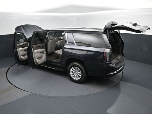 New 2026 Chevrolet Suburban LT w/ Comfort Package image 48
