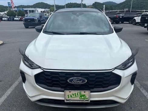 Used 2024 Ford Escape ST-Line w/ Tech Pack #1 AWD/4WD image 16