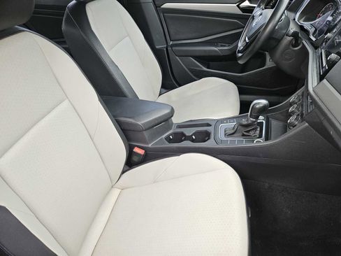 Used 2019 Volkswagen Jetta R-Line image 13