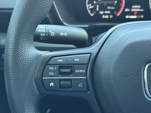 Used 2025 Honda CR-V EX image 14