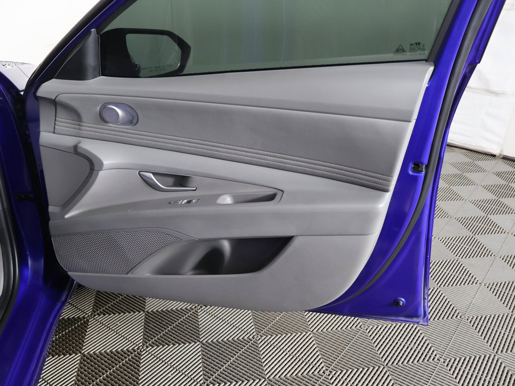 Used 2025 Hyundai Elantra Sport FWD image 21