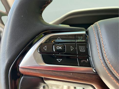 Used 2022 Jeep Grand Cherokee Summit w/ Advanced Protech Group IV AWD/4WD image 14