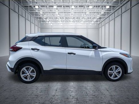 Used 2024 Nissan Kicks S FWD image 9