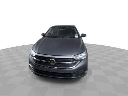 Used 2024 Volkswagen Jetta SE w/ Panoramic Sunroof Package FWD image 3