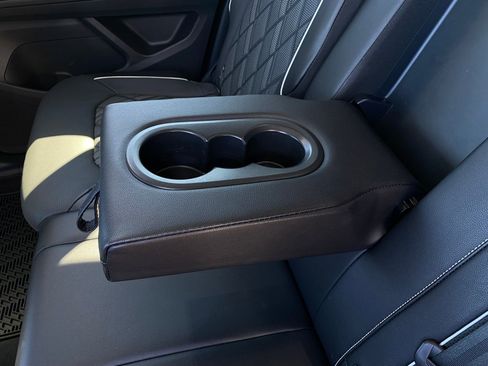 Used 2024 Volkswagen Atlas SEL Premium R-Line image 29