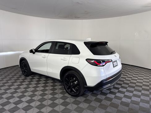 Certified 2023 Honda HR-V Sport image 6