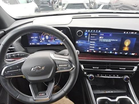 Used 2024 Chevrolet Traverse Z71 image 7