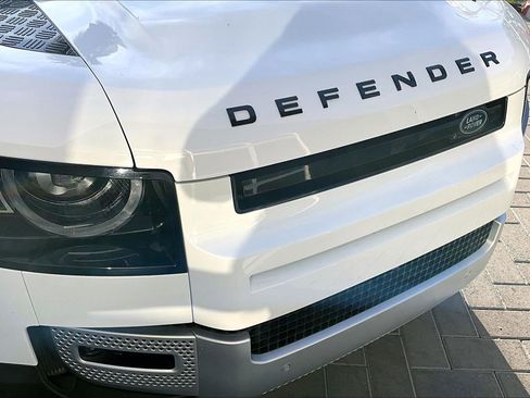 Used 2023 Land Rover Defender 130 SE image 30