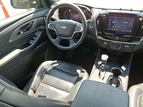 Used 2023 Chevrolet Traverse LT image 10