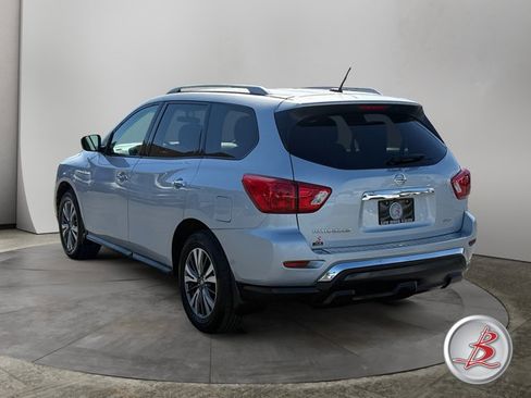 Used 2017 Nissan Pathfinder S AWD/4WD image 5