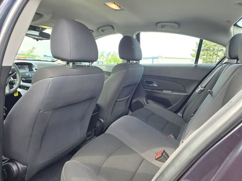 Used 2016 Chevrolet Cruze LT w/ Technology Package FWD image 14