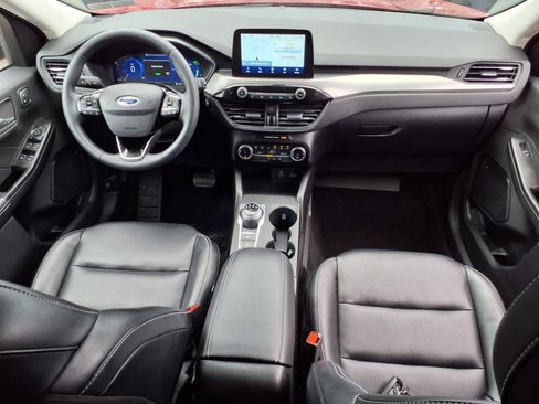 Certified 2022 Ford Escape Titanium image 12