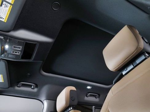 New 2026 Land Rover Defender 110 X-Dynamic SE image 23