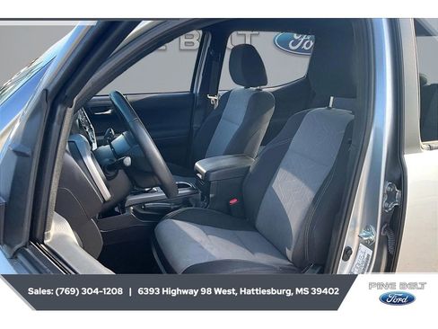 Used 2023 Toyota Tacoma TRD Off-Road w/ Technology Package AWD/4WD image 19