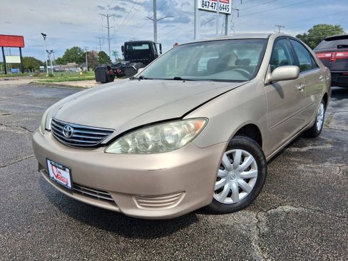 Used 2005 Toyota Camry LE FWD image 1