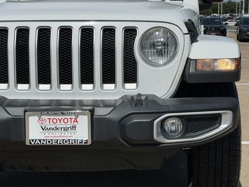 Used 2023 Jeep Wrangler Unlimited Sahara AWD/4WD image 8
