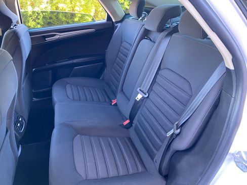 Used 2019 Ford Fusion SE image 37