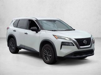 Used 2021 Nissan Rogue S FWD video 3