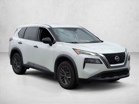 Used 2021 Nissan Rogue S FWD image 3