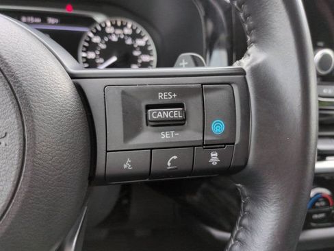 Used 2025 Nissan Pathfinder SV FWD image 25