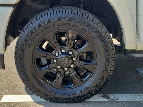 Used 2022 RAM 2500 Limited w/ Night Edition AWD/4WD image 9