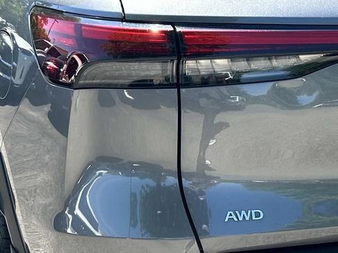 Used 2023 INFINITI QX60 Luxe w/ Performance Audio Package AWD/4WD image 12