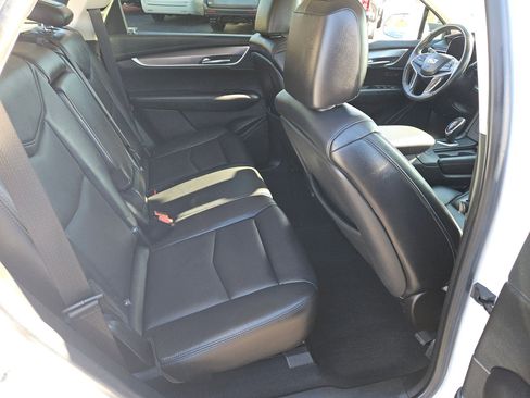 Used 2018 Cadillac XT5 Luxury w/ Driver Awareness Package image 22