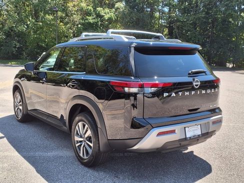New 2025 Nissan Pathfinder SL image 5