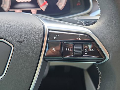 Used 2025 Audi A6 2.0T Premium image 24