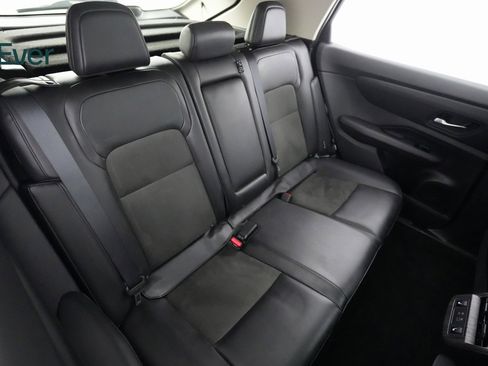 Used 2024 Nissan Ariya EVOLVE+ e-4ORCE image 9