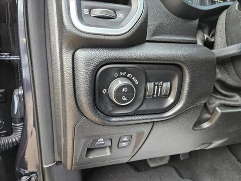 Used 2019 RAM 1500 Big Horn image 11