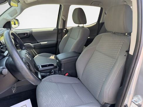 Used 2023 Toyota Tacoma SR AWD/4WD image 12