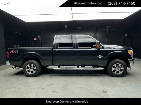 Used 2013 Ford F250 Lariat w/ Lariat Interior Pkg image 6