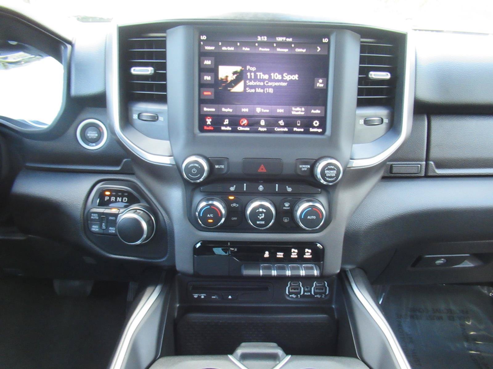 Used 2019 RAM 1500 4x4 Crew Cab image 15