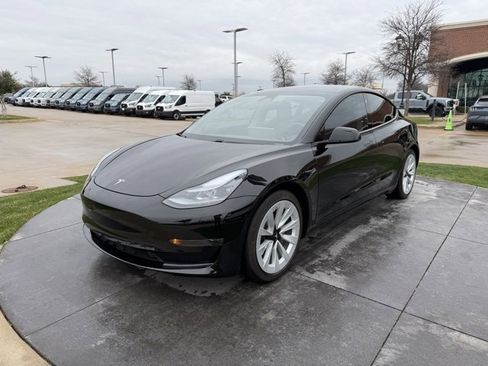 Used 2021 Tesla Model 3 Standard Range Plus image 3