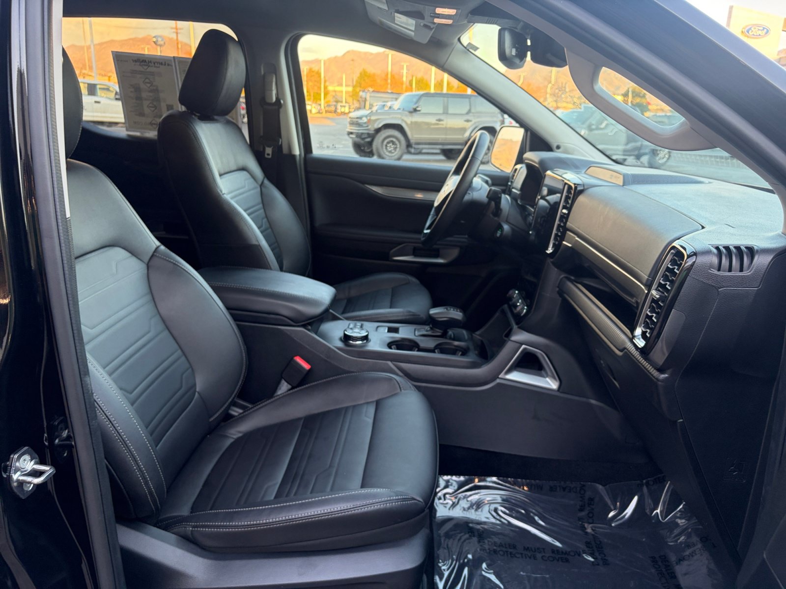 Used 2024 Ford Ranger Lariat w/ FX4 Off-Road Package AWD/4WD image 30