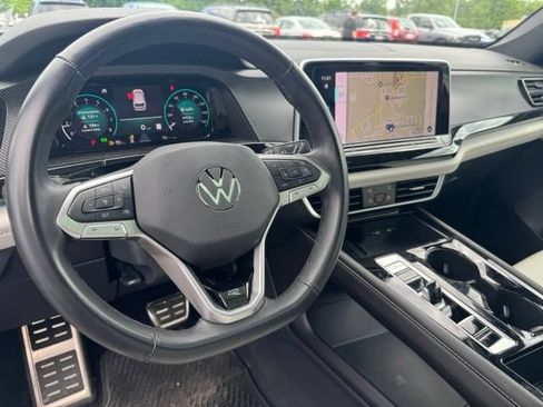 Used 2025 Volkswagen Atlas Cross Sport SEL Premium R-Line AWD/4WD image 14