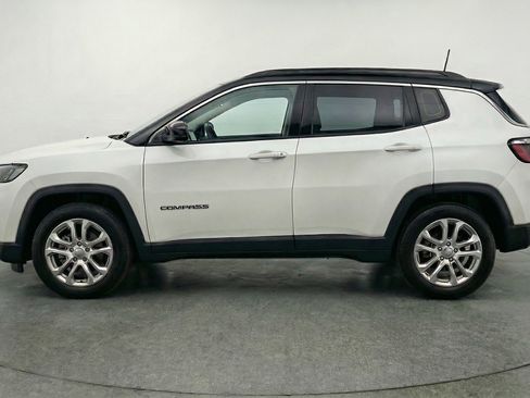 Used 2025 Jeep Compass Limited image 5