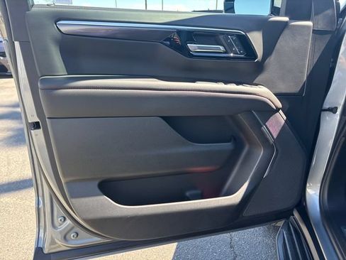 Used 2026 Chevrolet Suburban RST RWD image 10