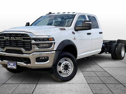 New 2026 RAM 5500 Tradesman w/ Chrome Appearance Group image 2