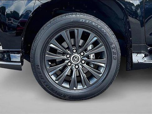 Used 2023 Lexus GX 460 Premium w/ Accessory Package AWD/4WD image 10