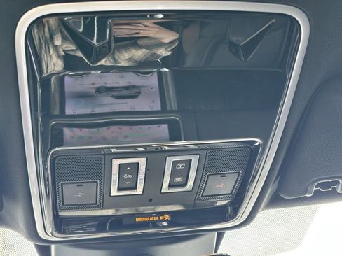 Used 2018 Land Rover Range Rover Sport HSE image 21