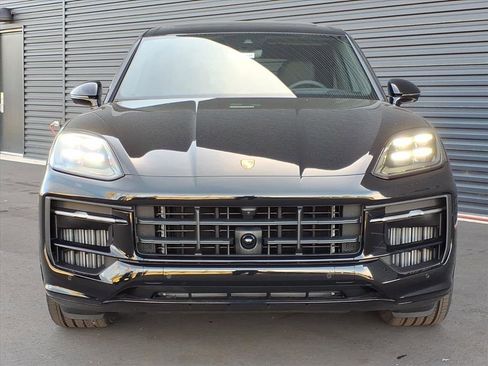 New 2026 Porsche Cayenne GTS image 32