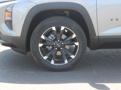 New 2026 Chevrolet Equinox ACTIV w/ Convenience Package III FWD image 18
